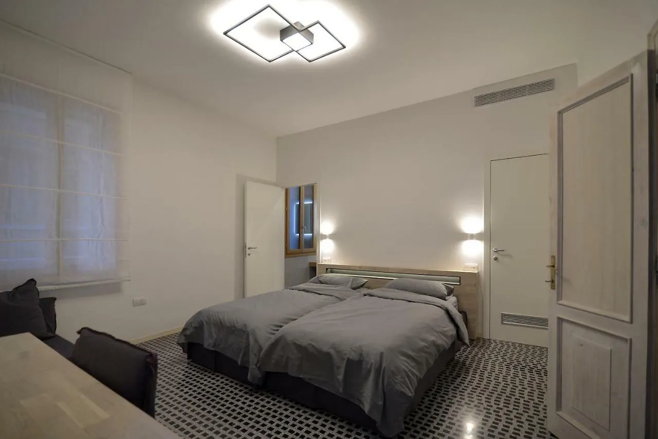 Hotel Carbonaia Venezia 0*, Venecia